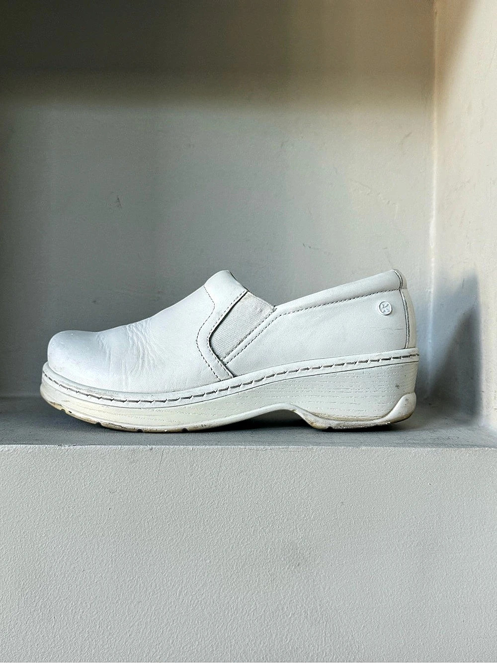 Klogs Footwear White Naples Work Nursing Slip Resistant Clogs US 10.5 W